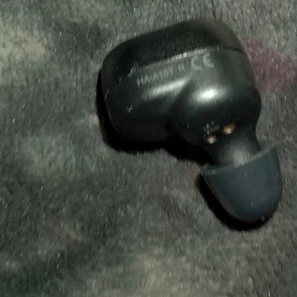 JVC Replacement earbuds Right - Picture 2 of 4